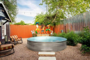 Downtown 5bdrm with Pool & Huge Outdoor Space